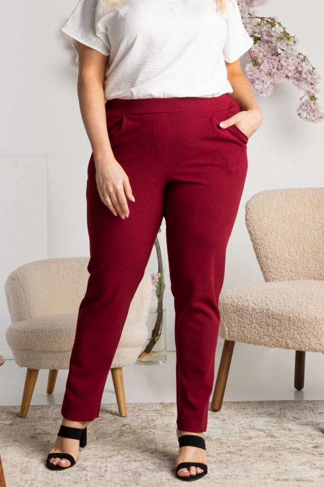 Pantaloni de marime plus model 178540 Karko rosu